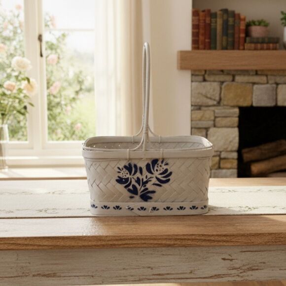 Vintage Pfaltzgraff Yorktowne White Wicker Woven Basket 12.5” Height Shabby Chic - Picture 1 of 8